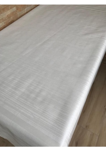 Masa Örtüsü Muşamba Astarlı Dikdörtgen.