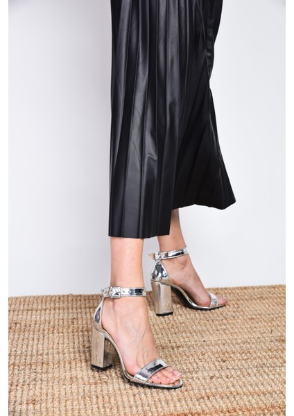 Topuklu Ayakkabı 20Y 205