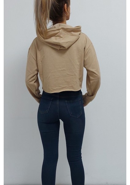 Kapüşonlu Baskılı Altı Kesik Içi Tüylü Sweatshirt Sütlükahve