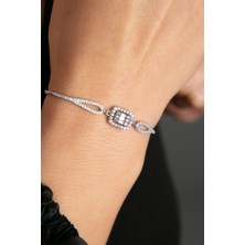 Elika Silver Kadın Rodyumlu Zirkon Baget Taşlı Model 925 Ayar Gümüş Bileklik