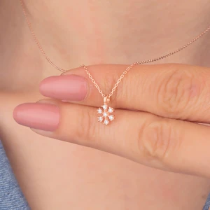 Miavi Silver 925 Ayar Gümüş Zirkon Taşlı Papatya Kolye