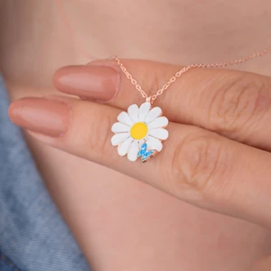 Miavi Silver 925 Ayar Gümüş Mavi Kelebek Motifli Mineli Papatya Kolye