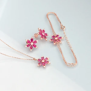 Ravza Gümüş 925 Ayar Gümüş Yakut Taşlı Nergis Çiçeği Takı Seti