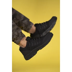 Siyah Unisex Trekking Ayakkabı 0012X5 – Su Geçirmez, Kaymaz Tabanlı, Outdoor Spor ve Doğa Yürüyüşü Ayakkabısı
