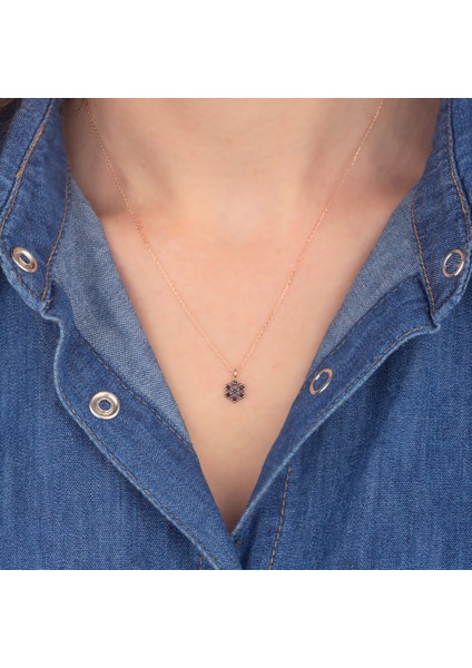 925 Ayar Gümüş Oniks Taşlı Altıgen Nergis Çiçeği Kolye modelleri