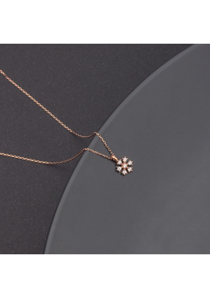 925 Ayar Gümüş Zirkon Taşlı Papatya Kolye fiyatları