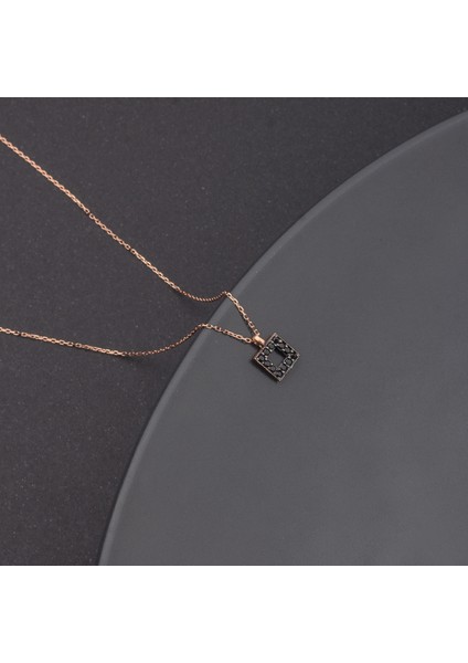 925 Ayar Gümüş Oniks Taşlı Kare Çerçeve Kolye fiyatları