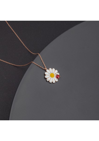 925 Ayar Gümüş Uğur Böceği Figürlü Mineli Papatya Kolye