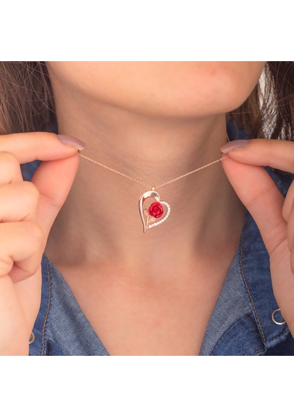 925 Ayar Gümüş Kalp Çerçeveli Gül Kolye