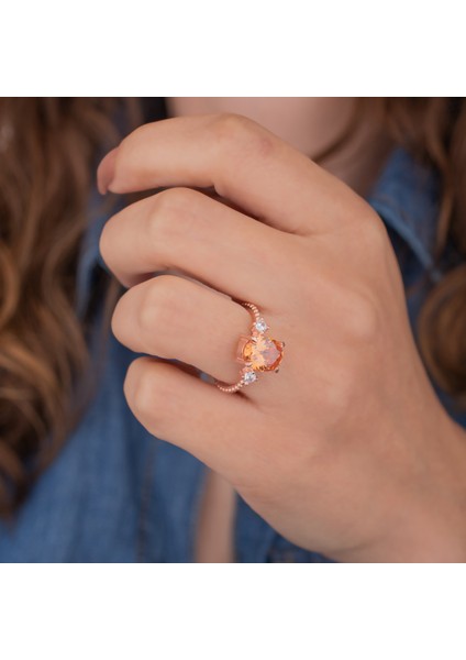 925 Ayar Gümüş Topaz Taşlı Nokta Kollu Yüzük