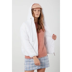 Tena Moda Kadın Beyaz Kapüşonlu Anorak Yanları Stoplu Mont