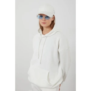 Tena Moda Kadın Ekru Üç İplik Kanguru Cepli Kapüşonlu Sweatshirt