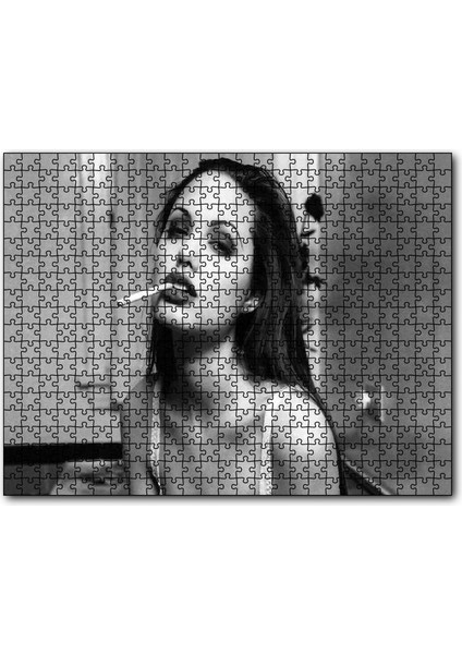 Angelina Jolie Sigara Içiyor Siyah Beyaz Fotoğraf 500 Parça Puzzle Yapboz Mdf (Ahşap)