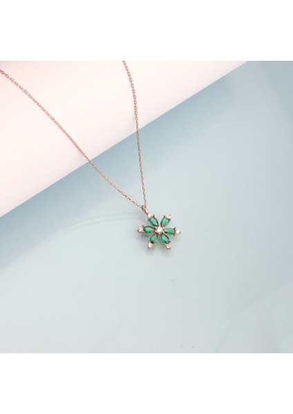 925 Ayar Gümüş Zümrüt Taşlı Nergis Çiçeği Kolye