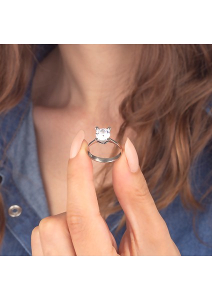 925 Ayar Gümüş Pırlanta Model Tek Taş Yüzük fiyatları