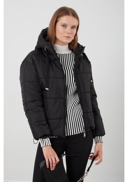 Tena Moda Kadın Siyah Kapüşonlu Anorak Yanları Stoplu Mont modelleri