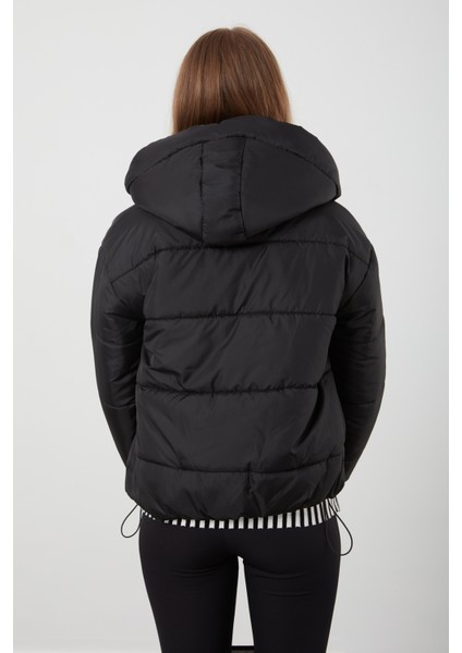 Tena Moda Kadın Siyah Kapüşonlu Anorak Yanları Stoplu Mont indirimleri