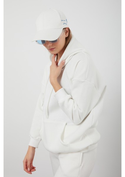 Tena Moda Kadın Ekru Üç İplik Kanguru Cepli Kapüşonlu Sweatshirt indirimleri