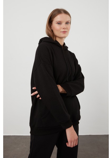 Tena Moda Kadın Siyah Üç İplik Kanguru Cepli Kapüşonlu Sweatshirt fırsatları