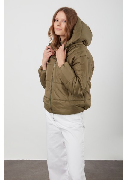 Tena Moda Kadın Haki Kapüşonlu Anorak Yanları Stoplu Mont modelleri