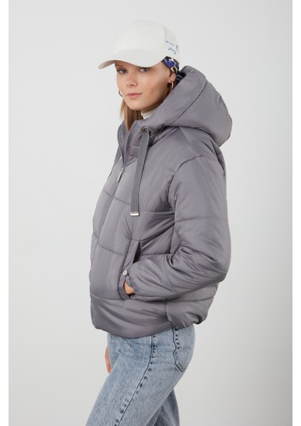 Tena Moda Tena Kadın Gri Kapüşonlu Anorak Yanları Stoplu Mont modelleri