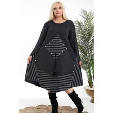 Kare Cepli Eteği Asimetrik ve Bloklu Uzun Kol Dökümlü Elbise