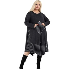 Eteği Asimetrik ve Bloklu Kare Cepli Uzun Kol Dökümlü Elbise