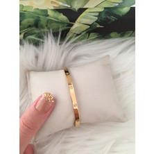Takımakı Cartier Bileklik Taşlı Ince Model Çelik Üzeri Altın Kaplama (Kararmaz Paslanmaz)