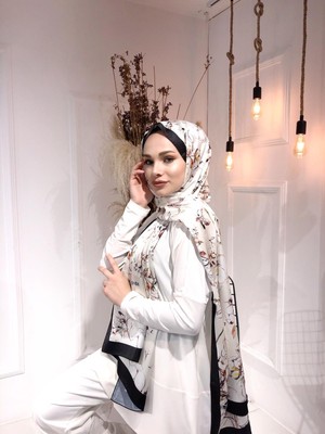 Vera Hijab Vera Vijab Eylül Serisi Twill Şal Çiçek Desenli Shawl Eşarp Askısı Hediye!