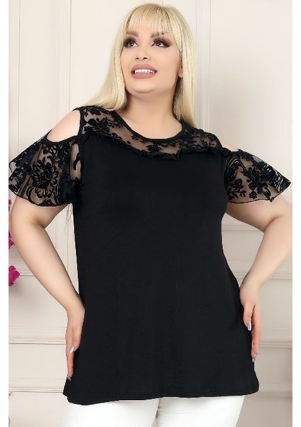 Omuz Dekolteli Katlı Kol ve Göğsü Dantelli Kısa Kol Dökümlü Tunik