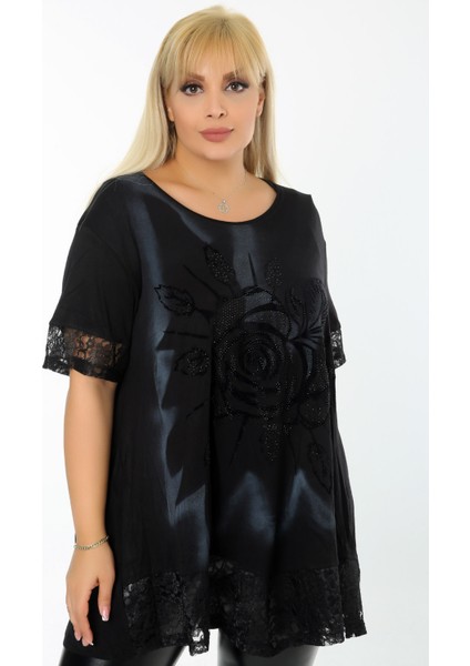 Flok Baskılı Gül Motifli Etek ve Kol Ucu Dantelli Kısa Kol Bluz modelleri