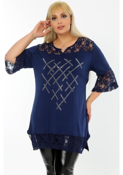 Önü Taş Baskılı Dantel Detaylı V Yaka Kısa Kol Yırtmaçlı Tunik modelleri