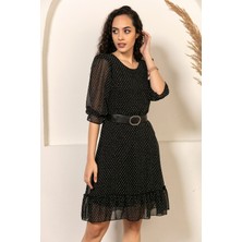 Kadın Modası Kadın Siyah Sırtı V Yaka Eteği Volanlı Deri Kemerli Küçük Desen Elbise