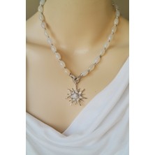 May Collection Zirkon Taş Güneş Uçlu Zirkon Taş Kapama Özel Kesim Beyaz Akik Doğaltaş Tasarım Kolye