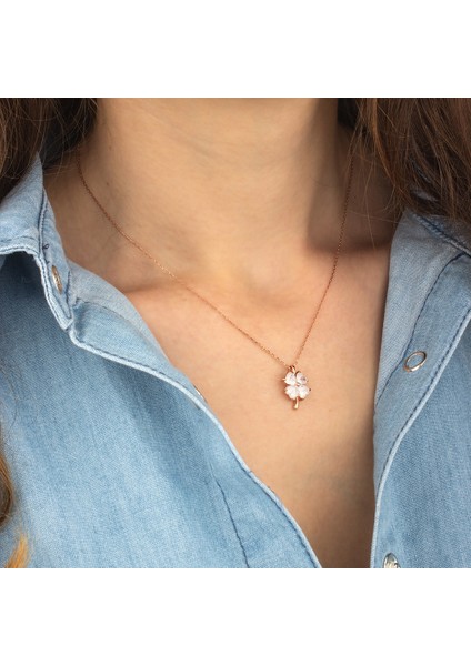 925 Ayar Gümüş Beyaz Taşlı Yonca Kolye fiyatları