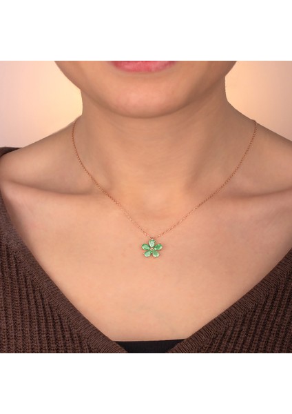 925 Ayar Gümüş Yeşil Taşlı Papatya Kolye fırsatları