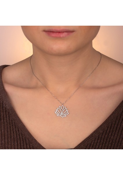 925 Ayar Gümüş Lotus Çiçeği Kolye fırsatları