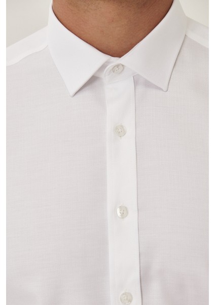 ALTINYILDIZ CLASSICS Erkek Beyaz Ütü Gerektirmeyen Non-iron Slim Fit Dar Kesim %100 Pamuk Armürlü Gömlek