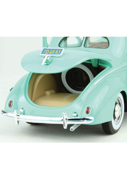 1/18 1939 Model Ford Deluxe Yeşil fırsatları