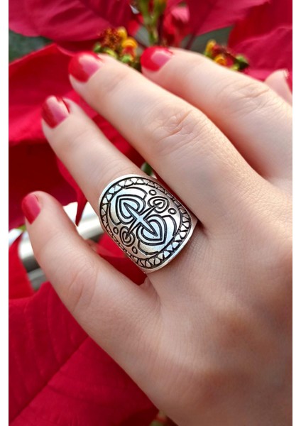 Antik Gümüş Kaplama Motifli Oval Şekilli El Yapımı Ayarlanabilir Yüzük