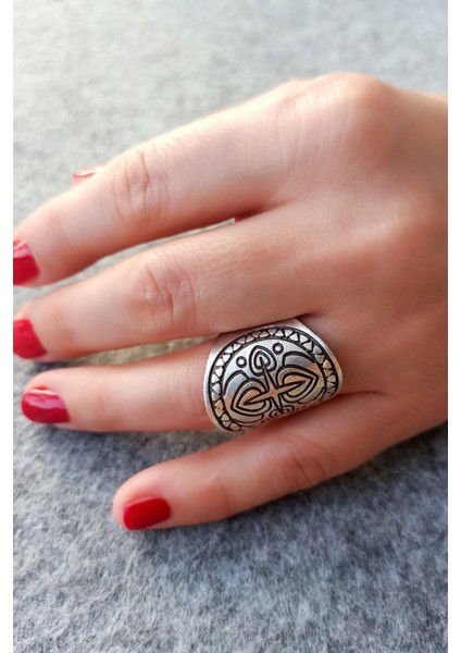 Antik Gümüş Kaplama Motifli Oval Şekilli El Yapımı Ayarlanabilir Yüzük modelleri