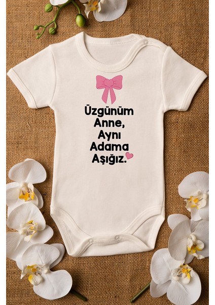 Kız Bebek Üzgünüm Anne Aynı Adama Aşığız