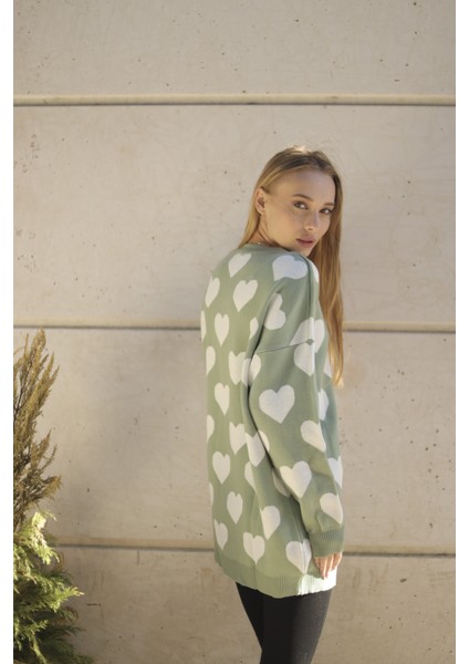 Kadın Su Yeşili Kalp Desenli Oversize Kazak fiyatları