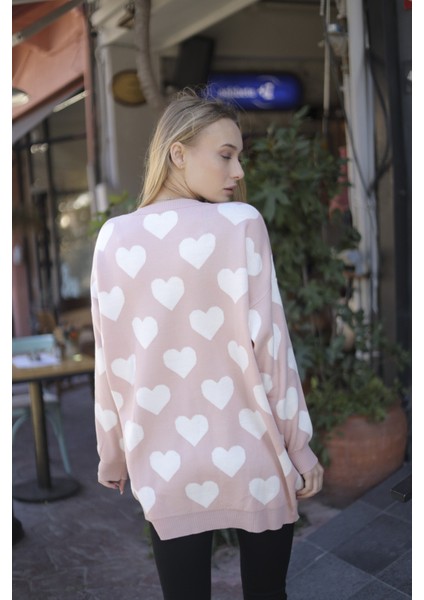 Kadın Açık Pembe Kalp Desenli Oversize Kazak fırsatları