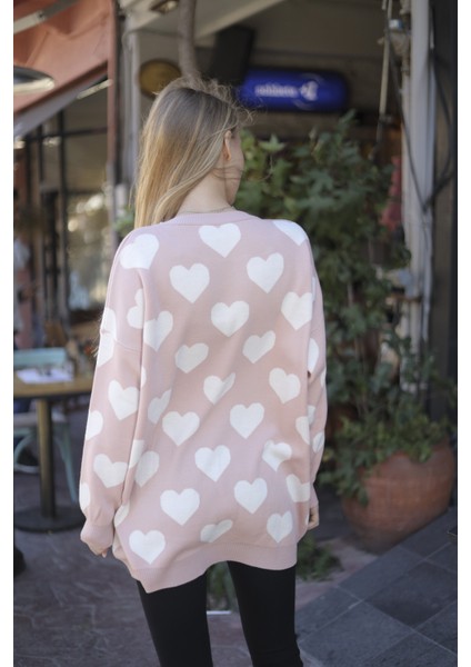 Kadın Açık Pembe Kalp Desenli Oversize Kazak indirimleri