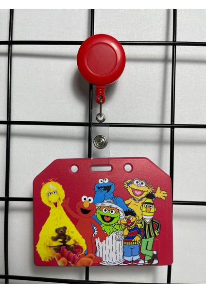 Susam Sokağı Kırmızı Yan Yaka Kart Kılıfı