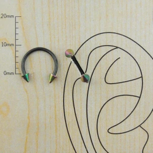 Yarım Halka Siyah Gövde Renkli Spayk Çelik Kıkırdak Yan Dudak Smiley Piercing 10Mm