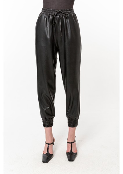 Beli Paçası Lastikli Deri Pantolon Siyah