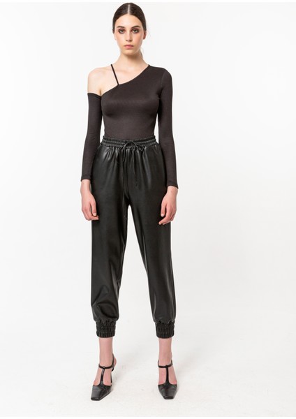 Beli Paçası Lastikli Deri Pantolon Siyah fiyatları