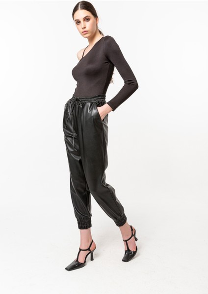 Beli Paçası Lastikli Deri Pantolon Siyah fırsatları